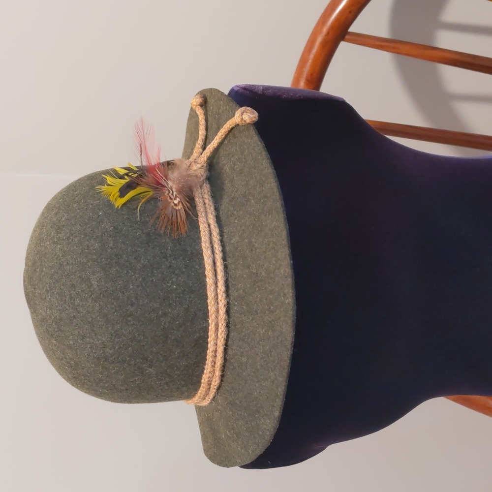 Vintage Betmar NY wool felt hat